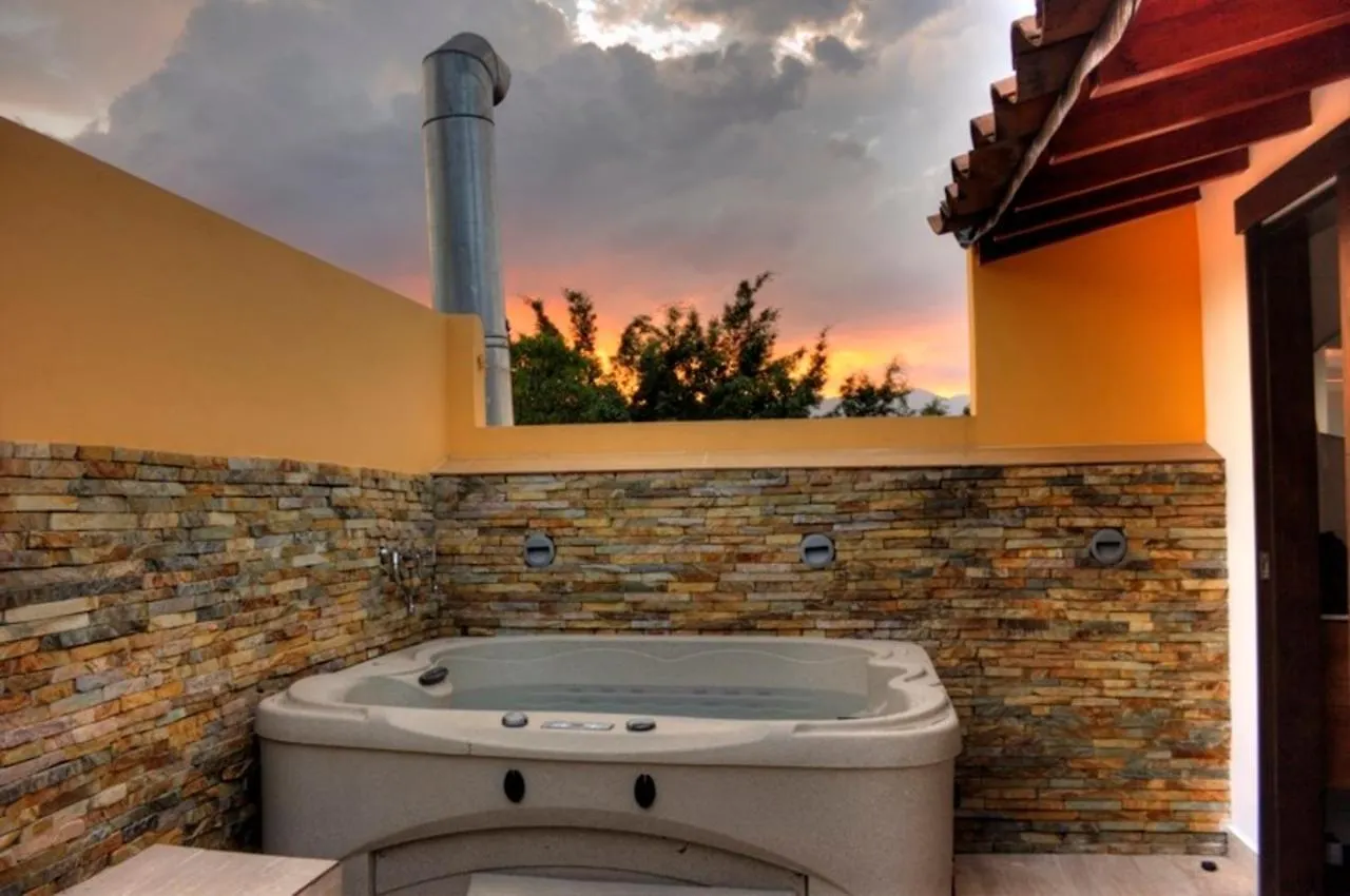 Apartment Apartamento Lleras Ac Hot Tub Medellin Colombia