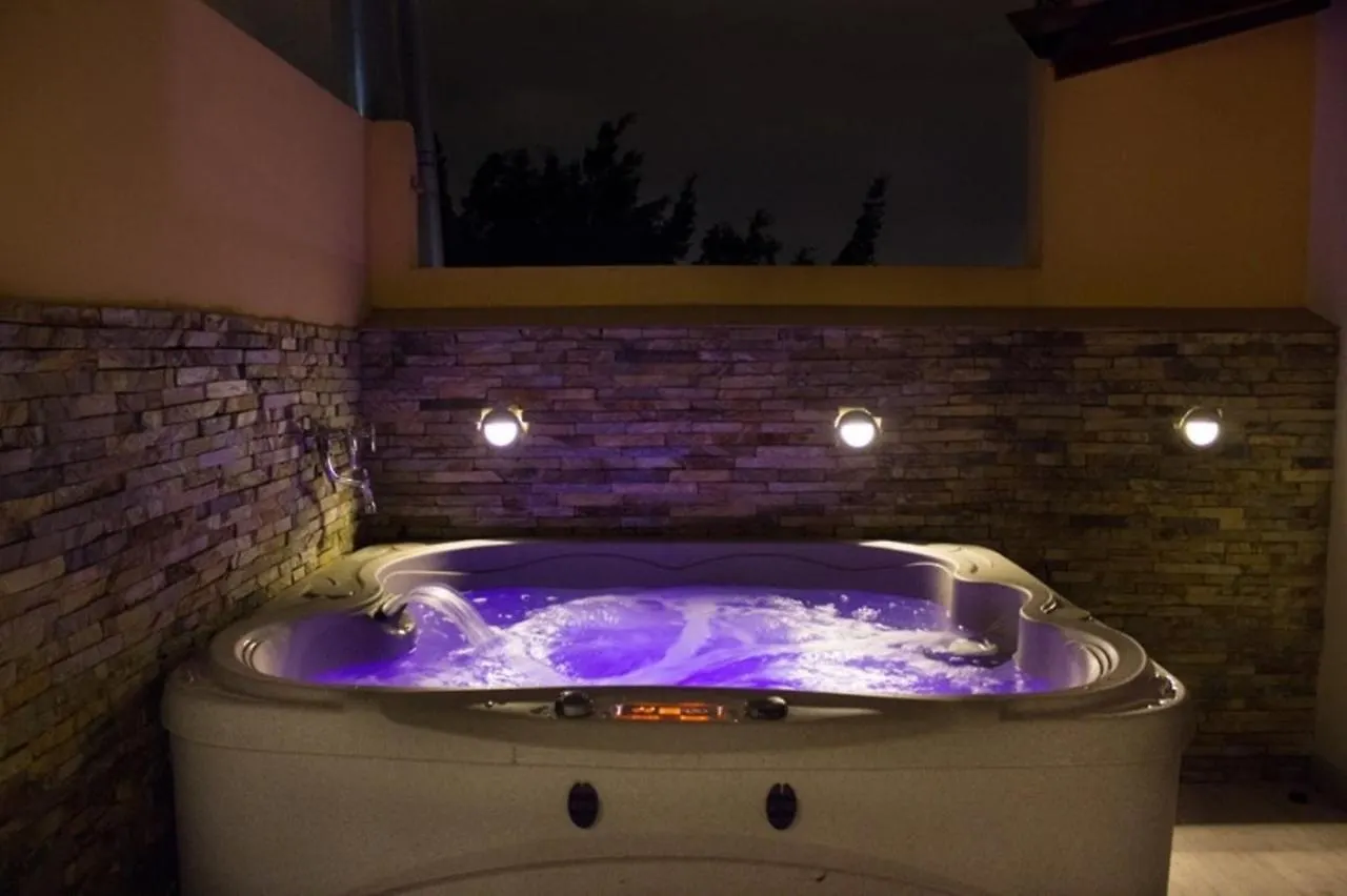 Apartamento Lleras Ac Hot Tub Medellin 0*,
